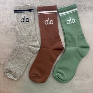 NWOT Alo Throwback Socks Crew 3 Pairs